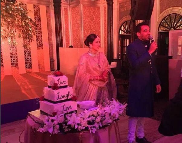 Virat Kohli, Anushka Sharma attend Zaheer Khan, Sagarika Ghatge’s wedding reception ज़हीर-सागरिका के रिसेप्शन से विराट-अनुष्का के ठुमके समेत ढेर सारी बातें
