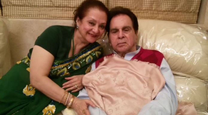 Dilip Kumar 99th Birthday : पिता से मतभेद होने पर सैडविच स्टॉल लगाने लगे थे दिलीप कुमार, जानिए ट्रेजडी किंग के परिवार के बारे में