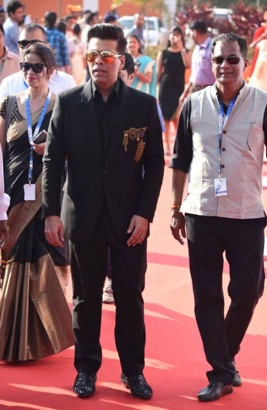 फिल्मोत्सव में अपनी मौजूदगी दर्ज करवाने वालों में फिल्मकार करण जौहर भी शामिल रहे.