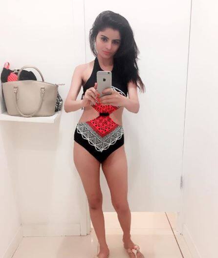 गहना का असल नाम वंदना तिवारी है और गहना साल 2012 मिस एशिया बिकनी का टाइटल अपने नाम कर चुकी हैं. ये एक ऑनलाइन कॉन्टेस्ट था. 