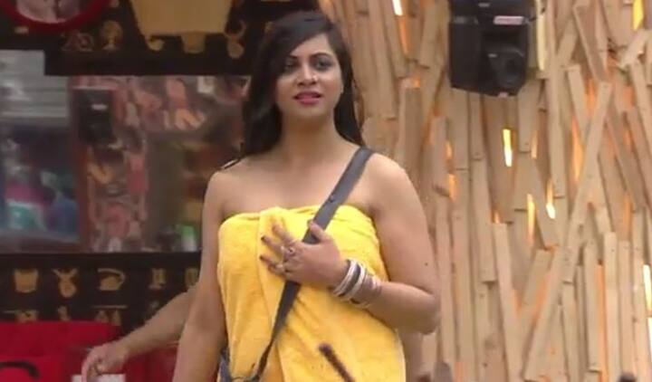 कभी बिग बॉस में टावल पहनकर तो कभी हीना खान से लड़ाई के चलते अर्शी खान अक्सर सुर्खियों में रहती हैं.