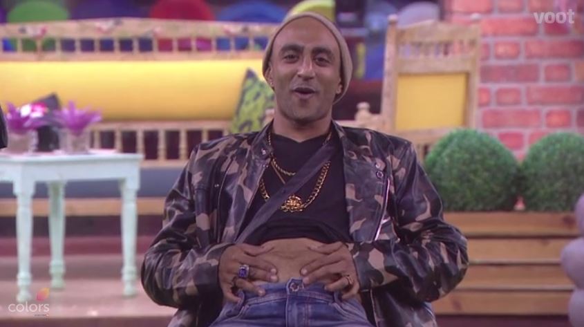 हम आशा करते हैं कि आकाश और हितेन ऐसी बातें कर के अर्शी की टांग खींच रहे थे, या हो सकता है वाकई आकाश ने ऐसा किया हो.