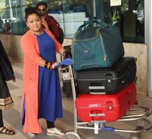 Photos: गोवा में होगी भारती सिंह की शादी, एयरपोर्ट पर हुईं कैमरे में कैद