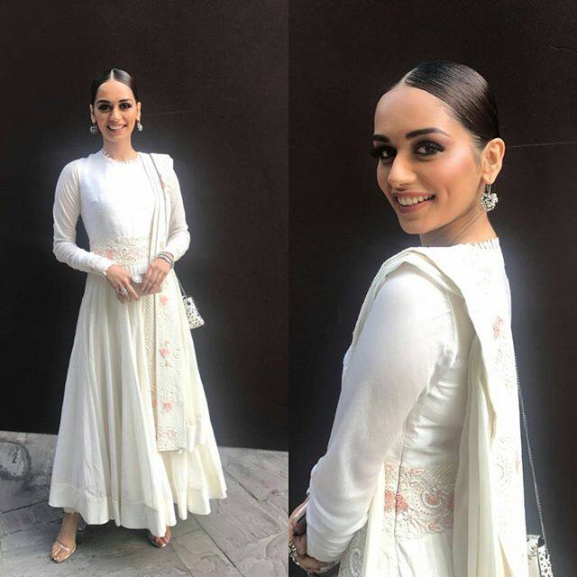 वे तस्वीरों वाले सोशल मीडिया साइट इंस्टा पर काफी एक्टिव हैं. वहां उनके 1.7 मिलियन फॉलोअर्स हैं.
