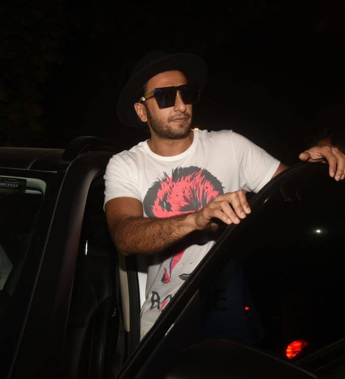 अब ये तो वक्त आने पर ही पता चल पाएगा कि आखिर ऐसा क्या था जो दीपिका को इतनी जल्दी में रणवीर के पास जान पड़ा.