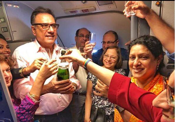 बोमन ने कई सालों तक फोटोग्राफी की जिसके बाद उनकी मुलाकात बॉलीवुड के फेमस कोरियोग्राफर श्यामक डावर हुई. इसी के बाद उन्हें मुन्नाभाई MBBS में काम करने का ऑफर मिला. पिछले करीब 17 सालों से बोमन फिल्म इंडस्ट्री में अपनी एक्टिंग से फैंस को एंटरटेन कर रहे हैं. 