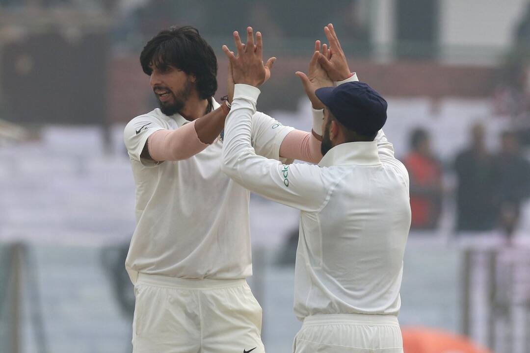 india-vs-sri-lanka-3rd-test-delhi-test-2nd-day-full-report-virat-kohli-double-ton IND vs SL दिल्ली टेस्ट: कोहली के रिकॉर्ड दोहरे शतक के बाद श्रीलंका बैकफुट पर