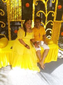 हल्दी की रस्म में भारती ने हर्ष के साथ दिए जमकर पोज, देखें इस रस्म की खूबसूरत तस्वीरें