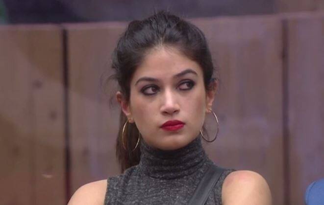  प्यार का आलम ऐसा है कि चोट एक को लगती है तो दर्द दूसरे को होता है, जैसे कि जब बंदगी को काल कोठरी में बंद किया गया तो पुनीश बेहद उदास हो गए.