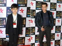 स्टार स्क्रीन अवॉर्ड्स में सलमान खान और क्यूट माटिन ने जीता सबका दिल, देखे Photos