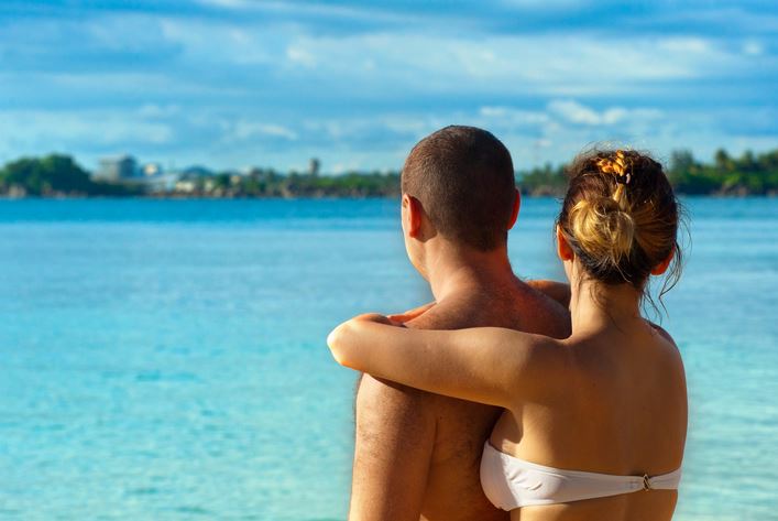 Honeymoon Planning Tips: हनीमून पर कपल्स अक्सर करते हैं ये 4 गलतियां, जानिए