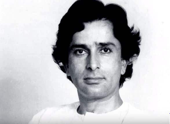 शशि कपूर को ये लड़की पहली ही नजर में भा गई थी या यूं कहिए कि उन्हें इससे पहली नजर वाला प्यार हो गया था. ये लड़की कोई और नहीं बल्कि जेनिफर केंडल ही थीं. जेनिफर केंडल शेक्सपियराना कंपनी के मालिक की बेटी थीं.