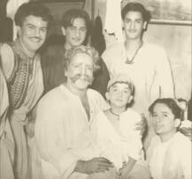 शशि कपूर के निधन के साथ कपूर खानदान की दूसरी पीढ़ी का अंत, मिलिए इस खानदान के हर एक शख्स से 