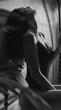 ब्राजीलियन मॉडल और अक्षय कुमार की इस हिरोइन ने बिरेखा इंस्टाग्राम पर अपनी हॉटनेस का जलवा