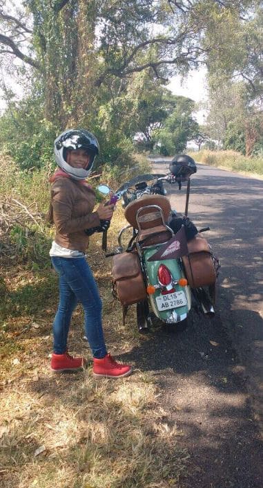 हाल ही में तनीषा ने छुट्टीयों का मज़ा लेने के लिए बाइक से मुंबई से पुणे तक का सफर किया. आगे देखें उनकी चंद और तस्वीरें-