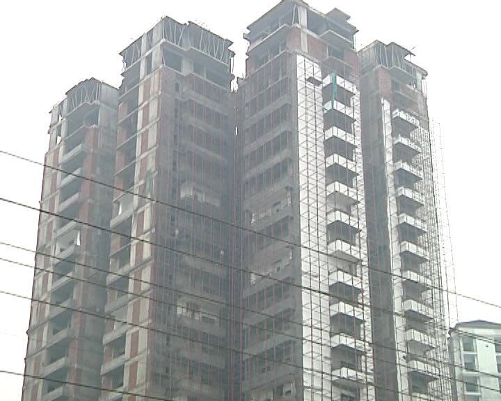 मनमानी करने वाले बिल्डरों के खिलाफ यूपी सरकार ने दिए सख्त कार्रवाई के आदेश UP government orders to take strict action against builders for delaying possession मनमानी करने वाले बिल्डरों के खिलाफ यूपी सरकार ने दिए सख्त कार्रवाई के आदेश