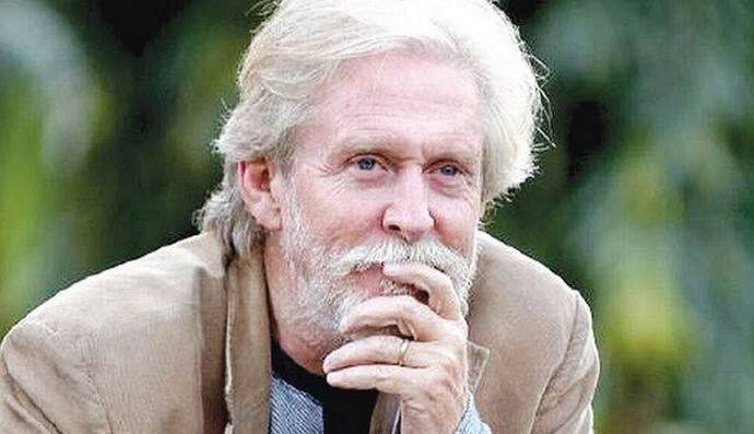 फिल्म अभिनेता और दिग्गज थिएटर आर्टिस्ट टॉम ऑल्टर का निधन 29 सितंबर को हुआ. वो 67 साल के थे. टॉम स्किन कैंसर से पीड़ित थे. टॉम का जन्म 22 जून 1950 को मसूरी में हुआ था. उन्होंने मसूरी के वुडस्टॉक स्कूल और बाद में पुणे की फिल्म और टेलीविजन इंस्टीट्यूट से पढ़ाई की. उन्होंने 300 से अधिक फिल्मों में काम किया, जिसमें सत्यजीत रे की ‘शतरंज के खिलाड़ी’ और ‘जूनून’ जैसी फिल्में शामिल हैं.