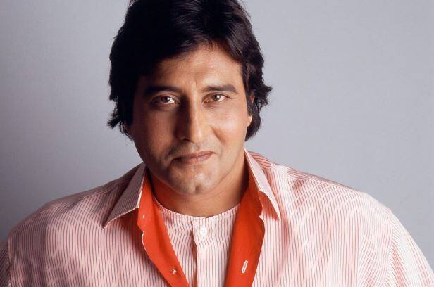 70 के दशक में अपनी दमदार एक्टिंग और खूबसूरत चेहरे से लोगों के दिलों पर राज करने वाले विनोद खन्ना इस साल 27 अप्रैल को इस दुनिया को हमेशा के लिए छोड़कर चले गए. विनोद खन्ना का जन्म 6 अक्टूबर 1946 में हुआ और उन्होंने 70 साल की उम्र में इस दुनिया को अलविदा कहा.