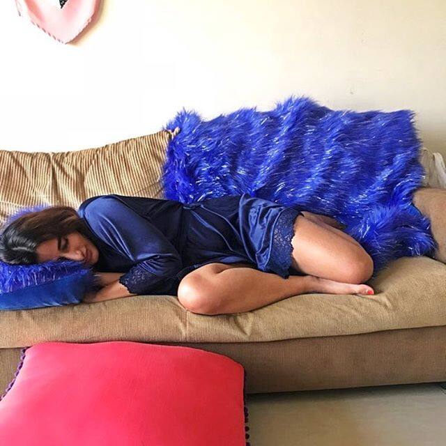 वहीं वे अपने लंबे इंस्टाग्राम पोस्ट्स के लिए भी जानी जाती हैं जिनमें वे उन तमाम मुद्दों पर बात करती हैं जिनपर बात करने से सेलिब्रिटीज़ अक्सर कतराते हैं.