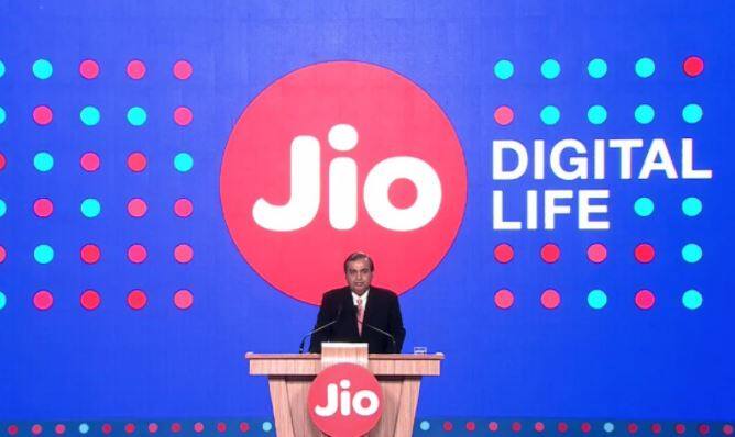 वहीं 509 रुपये के प्लान में 49 दिनों तक हर दिन 2 जीबी डेटा मिलेगा औऱ अनलिमिटेड कॉल दी जाएगी. 
 