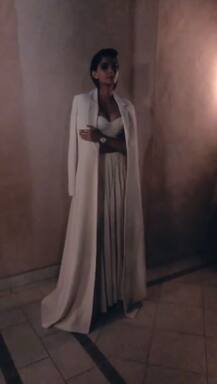 व्हाइट ड्रेस में कहर ढहा रही हैं बॉलीवुड की फैशन डीवा सोनम कपूर, देखें तस्वीरें