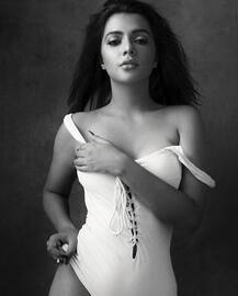 इस बॉलीवुड एक्ट्रेस ने फिर दिखाया अपनी हॉटनेस का जलवा