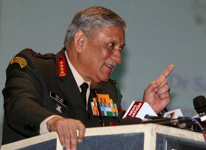 सेना का राजनीतिकरण रोकने में मीडिया करे मदद: सेना प्रमुख जनरल रावत Media help prevent the politicization of army – Army Chief सेना का राजनीतिकरण रोकने में मीडिया करे मदद: सेना प्रमुख जनरल रावत