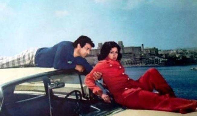 उन्होंने हेमा से कहा कि वो फौरन उनके साथ तिरुपति चलें और शादी कर लें. हेमा सोच ही रही थी कि तभी फिर से बजी फोन की घंटी लेकिन इस बार फोन पर धर्मेन्द्र नहीं थे बल्कि थीं. लंबे समय से जीतेन्द्र की गर्लफ्रेंड रहीं. एयर होस्टेस शोभा सिप्पी.