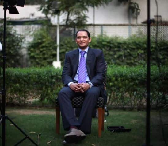 मोहम्मद अजहरुद्दीन- भारतीय क्रिकेट टीम के पूर्व कप्तान मोहम्मद अजहरुद्दीन ने अपनी पहली पत्नी को तलाक देकर एक्ट्रेस संगीता बिजलानी से दूसरी शादी की. शादी के बाद ही अजहर पर मैच फिक्सिंग के आरोप लगे और उनपर आजीवन बैन लगा दिया गया. इस तरह उनका पूरा करियर खत्म हो गया.