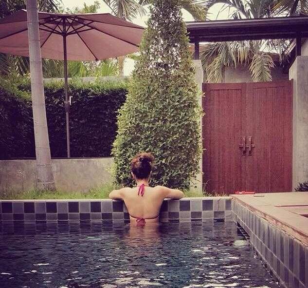 वैसे बंदगी इस प्लेटफॉर्म पर बहुत एक्टिव नहीं है और अबतक महज़ 300 के आस-पास तस्वीरें पोस्ट की हैं.