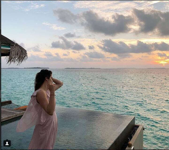 जहीर और सागरिका अपने हनीमून की तस्वीरें सोशल मीडिया पर शेयर की हैं.