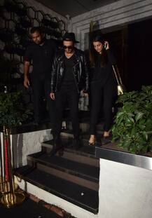 IN PICS: बहन रितिका संग पार्टी करते दिखे रणवीर सिंह, सोनाक्षी सिन्हा और रिया चक्रवर्ती भी थीं मौजूद