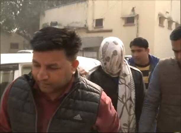 greater noida double murder case गौर सिटी डबल मर्डर केस: मां की मार और बहन को ज्यादा तवज्जो मिलने की वजह से बेटे ने की थी हत्या