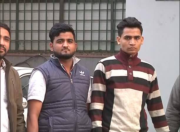 Delhi Police Arrest two gangsters शूटआउट के दौरान दिल्ली पुलिस ने गिरफ्तार किए दो गैंगस्टर