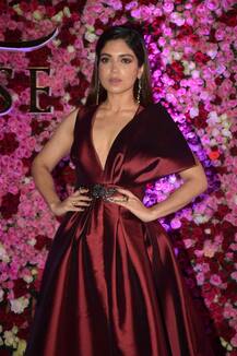 लक्स गोल्डन रोज़ अवॉर्ड: रेड ड्रेस में भूमि ने बिखेरे अपने जलवे