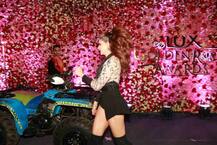 अवॉर्ड शो के दौरान मस्ती के मूड में दिखीं जैकलीन