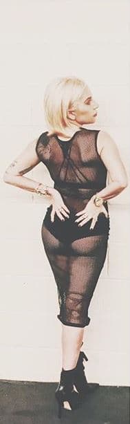 साल 2001 में वे अपने गानों की वजह से लाइमलाइट में आईं. उनका फैशन सेंस भी उनके फैंस के बीच उनकी दीवानगी की एक बड़ी वजह बना.