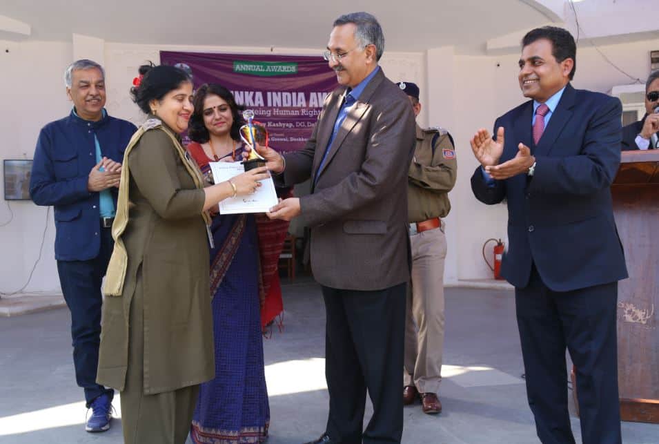 इस जेल में कैदियों और जेल अधिकारियों को मिले 'तिनका-तिनका इंडिया अवार्ड' tinka tinka india award for prisoners organised in tihar jail इस जेल में कैदियों और जेल अधिकारियों को मिले 'तिनका-तिनका इंडिया अवार्ड'