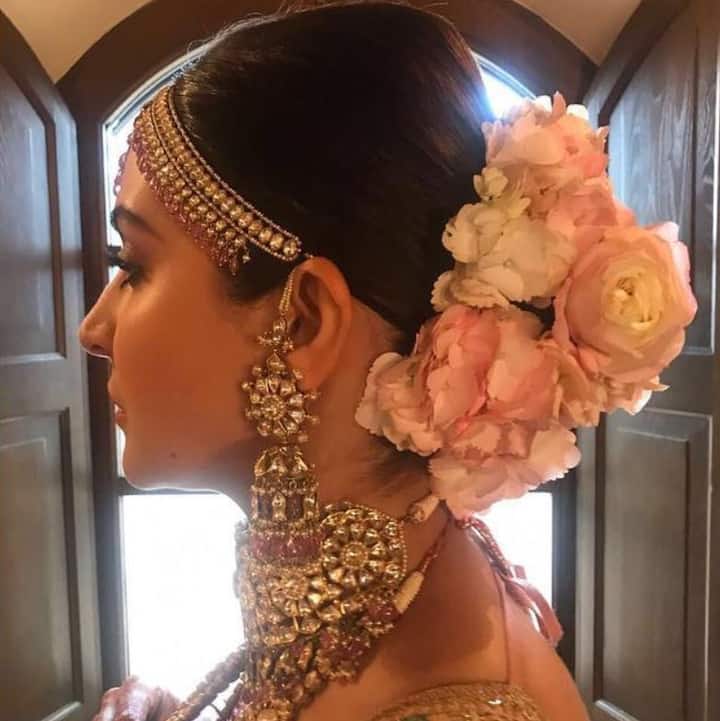 इसके बाद अनुष्का जनवरी के पहले सप्ताह में भारत लौट आएंगे और फिर आनंद एल. राय की फिल्म की शूटिंग में व्यस्त हो जाएंगी. इस फिल्म में शाहरुख खान उनके हीरो हैं.