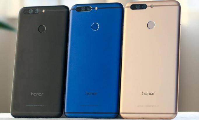 ऑनर 6X में 5.5 इंच की स्क्रीन है जिसकी रिजॉल्यूशन 1080पिक्सल होगी. ये स्मार्टफोन ऑक्टा कोर किरिन 655 के साथ आता है. डुअल कैमरा 12 मेगापिक्सल औऱ 2 मोगापिक्सल का ऑटो-फेस डिटेक्शन के साथ रियर कैमरा दिया गया है. डिवाइस में फिंगरप्रिंट सेंसर दिया गया है. जो 0.3 सेकेंड में फिंगर टच को सेंस कर लेती है. इसके अलावा फोन में 3,340mAh की बैटरी दी गई है.