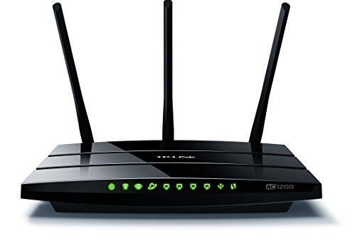 कभी भी अपने राउटर को जमीन पर न रखें. राउटर से सिग्नल नीचे की तरफ निकलता है इसलिए जब आप राउटर जमीन पर रखते हैं तो सिग्नल फोन या लैपटॉप पर जाने के बजाय जमीन में जाता है.