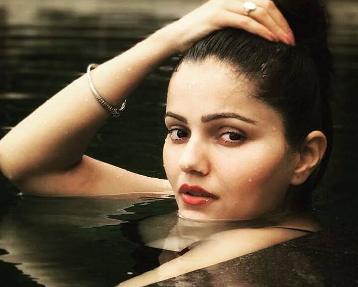  ऐसा पहली बार नहीं है कि रुबीना ऐसे बोल्ड अंदाज़ में नजर आई हैं... बल्कि इससे पहले भी रुबीना ने बिकिनी में अपनी तस्वीरों को शेयर कर सभी को चौंका दिया था.