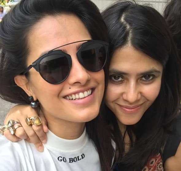 टीवी शो 'नागिन' के तीसरे सीरीज को लेकर डायरेक्टर एकता कपूर ने दर्शकों के बीच तब हलचल पैदा कर दी थी जब उन्होंने इंस्टाग्राम पर मौनी और अदा के शो से बाहर होने की बात का खुलासा किया था.