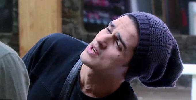 वैसे आपको बता दें कि टीम विकास को इस टास्क में जीत मिली है. हमेशा की तरह इस बार भी लग्जरी बजट टास्क का प्रभाव कैप्टेंसी टास्क पर पड़ेगा.