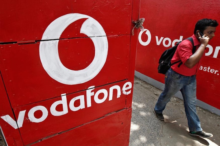 Vodafone RED postpaid plans offer benefits worth up to Rs 16,000- All you need to know Vodafone RED पोस्टपेड प्लान पर यूजर्स को मिल रहा है 16,000 रुपये तक का फायदा, ये है पूरी जानकारी