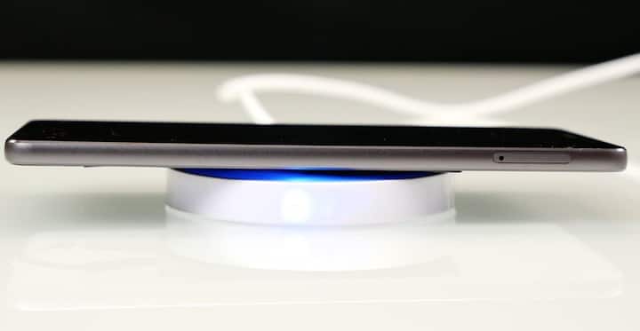 अपने फोन की बैटरी को एक बार में कम से कम 80 प्रतिशत चार्ज करने की कोशिश करें. ये जरुरी नहीं है कि बैटरी हमेशा 100 प्रतिशत चार्ज रहे.