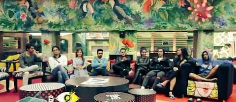 Bigg Boss 11: लग्जरी बजट टास्क के बाद इन कंटेस्टेंट्स को मिली काल कोठरी की सजा Bigg Boss 11: लग्जरी बजट टास्क के बाद इन कंटेस्टेंट्स को मिली काल कोठरी की सजा