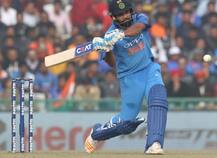 शानदार दोहरे शतक के बाद सचिन, वीरू और भज्जी ने दी रोहित की बधाई 