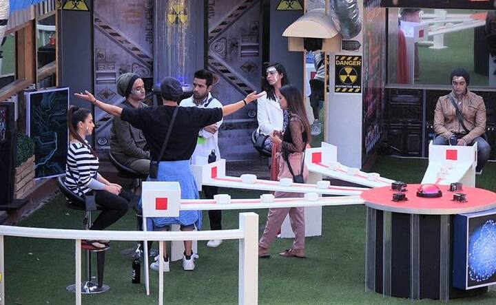 हालांकि टास्क खत्म होने के बाद विकास गुप्ता ने घर में एंट्री लेते हुए कहा, ''मैं बेनाफ्शा से अफेयर चलाना चाहता था.''