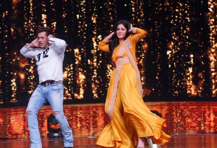 सलमान खान, कैटरीना कैफ के साथ चिकनी चमेली पर थिरकते भी नजर आए.